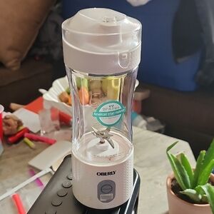 Oberly Portable Blender in White